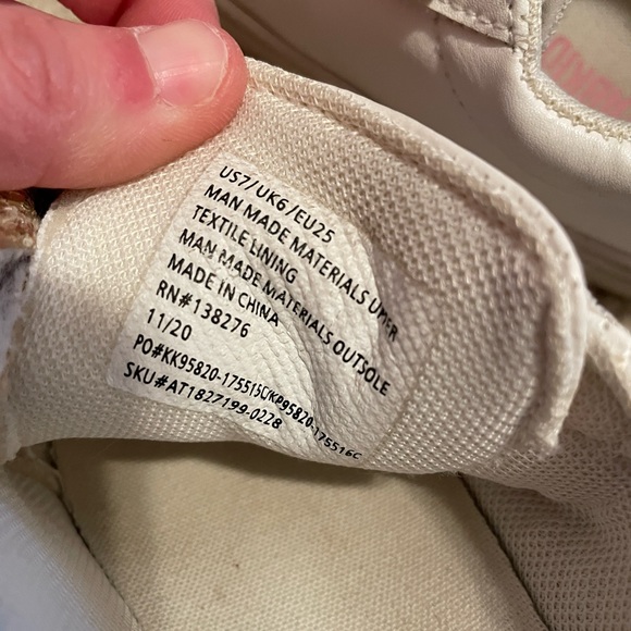 Gold sparkle strap shoes - Picture 7 of 8